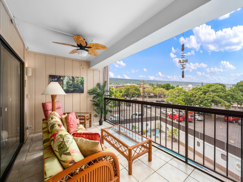 Big Island Kona Plaza 311 Vacation Rental in Kailua-Kona - RedAwning