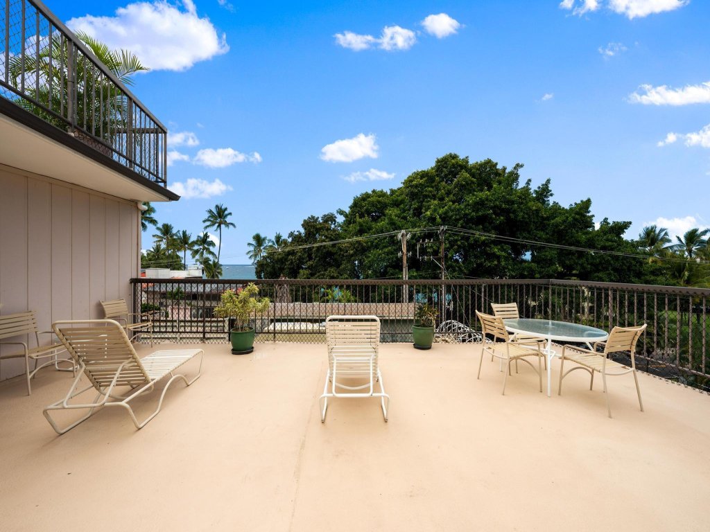 Big Island Kona Plaza 311 Vacation Rental in Kailua-Kona - RedAwning