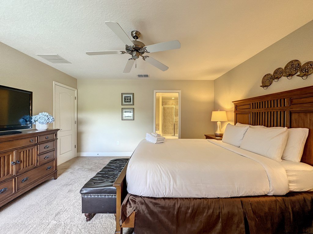 4 Bed 4 Bath with Private Pool/Spa Vacation Rental in Davenport - RedAwning