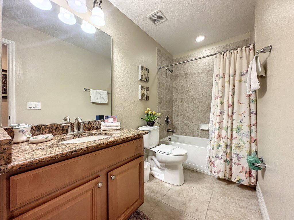 4 Bed 4 Bath with Private Pool/Spa Vacation Rental in Davenport - RedAwning