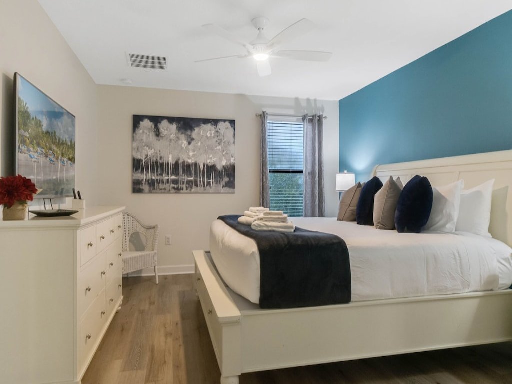 6 Beautiful Bedrooms 6 Baths Pool & Spa Vacation Rental in Davenport - RedAwning