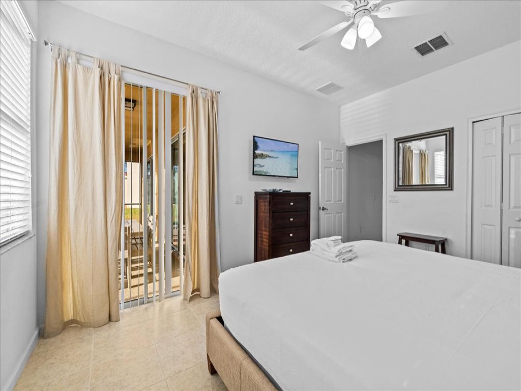 Large 7 Bed In Solterra Pool, Spa Near Disney Vacation Rental in Davenport - RedAwning
