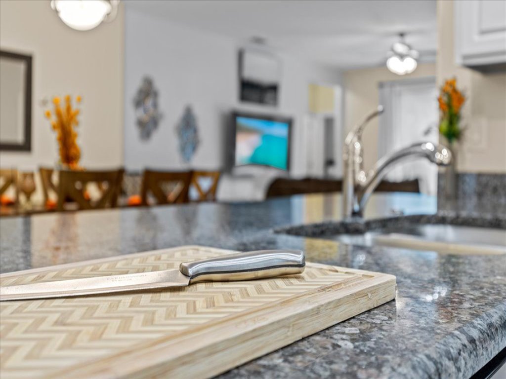 Fun In The Sun 5 Bed 5 Bath - Pool Near Disney Vacation Rental in Davenport - RedAwning