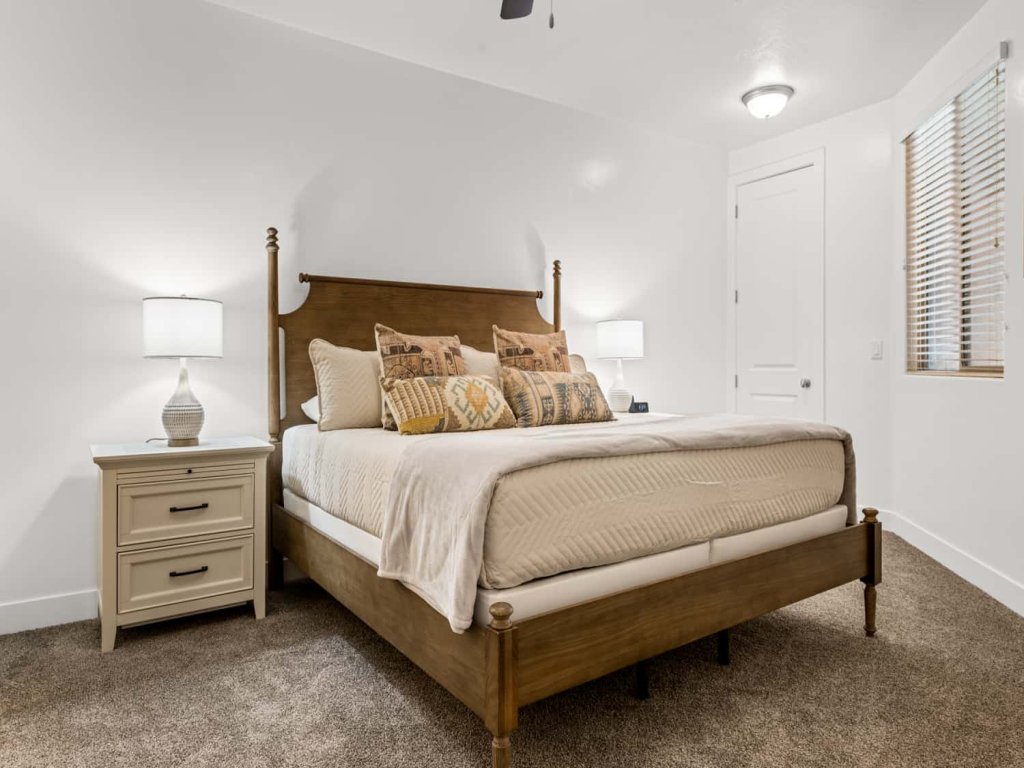 Narrow's Gateway Vacation Rental in Utah - RedAwning