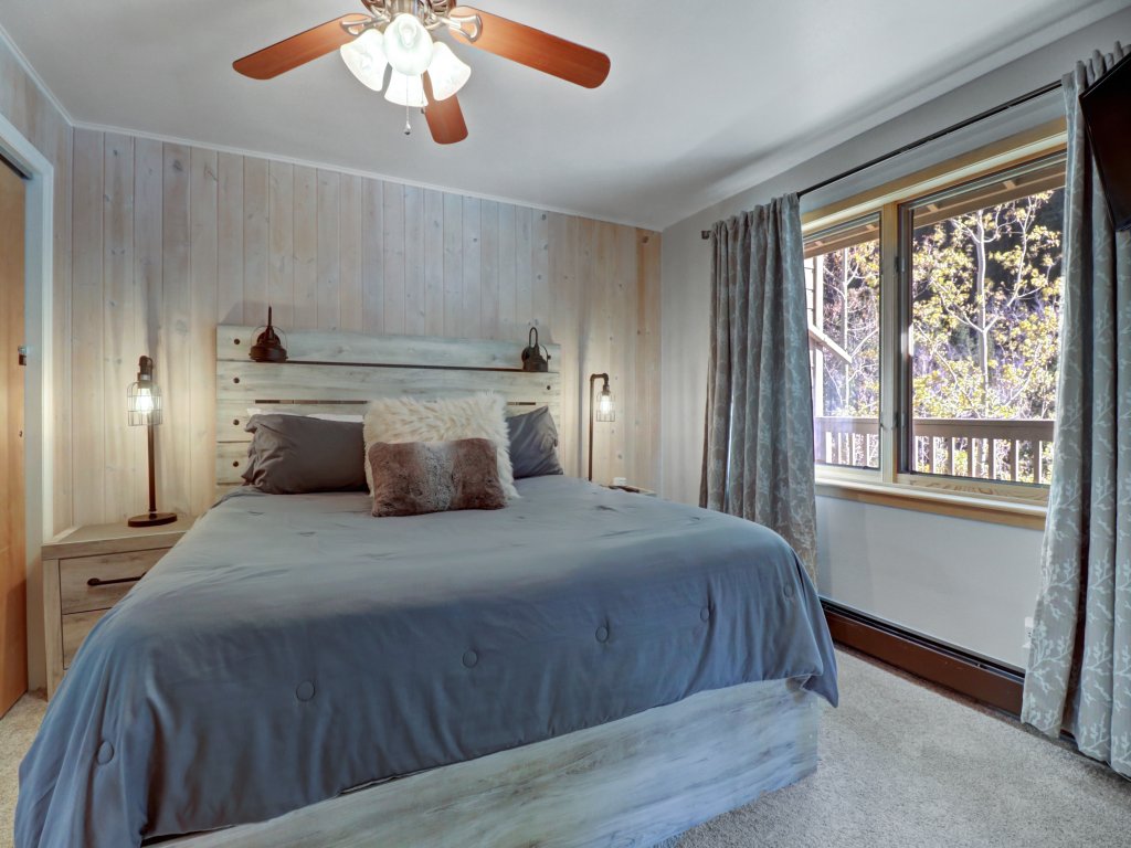 107 Woodbridge Vacation Rental in Colorado - RedAwning