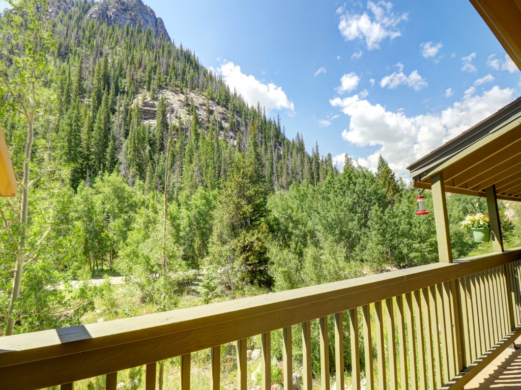 107 Woodbridge Vacation Rental in Colorado - RedAwning