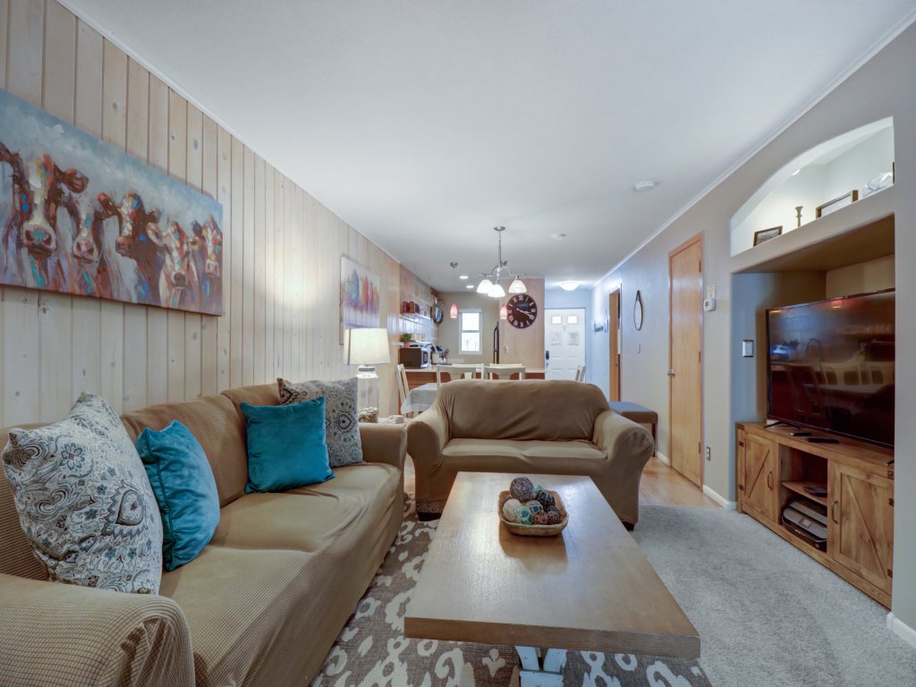 107 Woodbridge Vacation Rental in Colorado - RedAwning