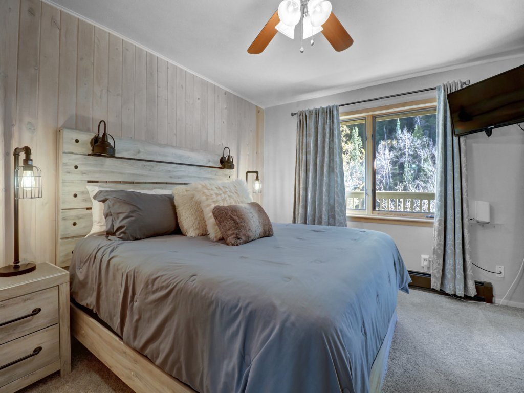 107 Woodbridge Vacation Rental in Colorado - RedAwning