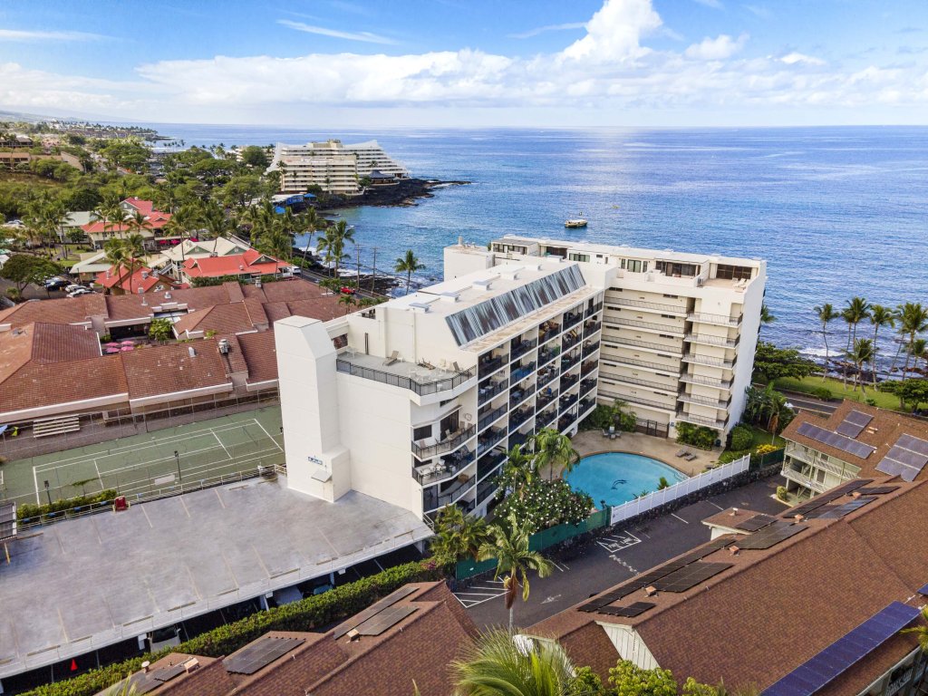 Kona Alii#401 Vacation Rental in Kailua Kona - RedAwning