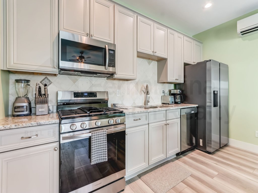 391 S Fletcher Ave D Vacation Rental in Fernandina Beach - RedAwning