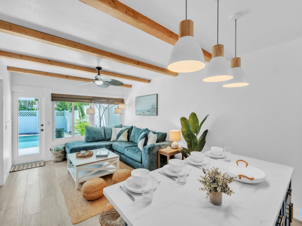 Heliconia House Vacation Rental in Holmes Beach - RedAwning