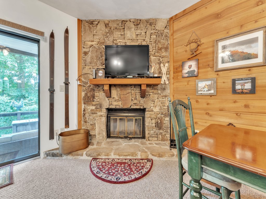 7 Springs Ski & Mountain Adventure  Condo Vacation Rental in Pennsylvania - RedAwning