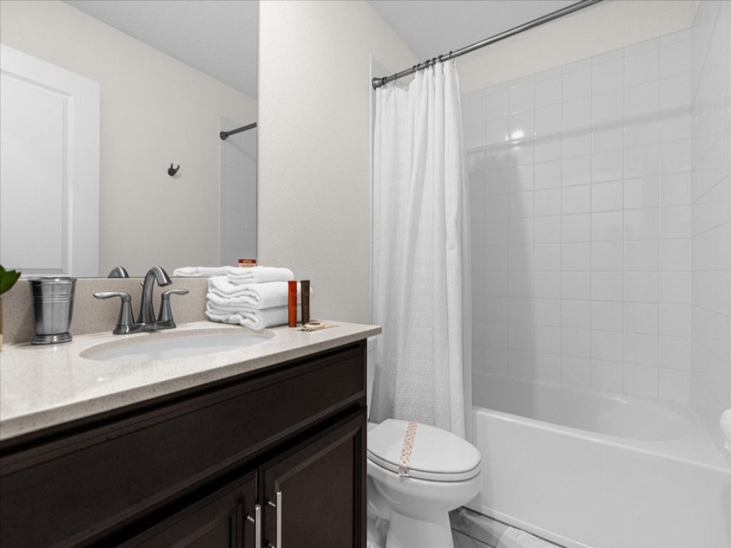 7 Bedroom 6 Bathrooms Storey Lake Resort Vacation Rental in Kissimmee - RedAwning