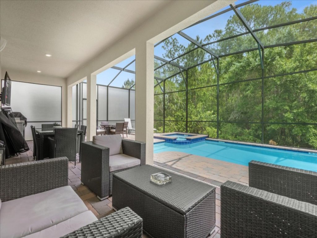7 Bedroom 6 Bathrooms Storey Lake Resort Vacation Rental in Kissimmee - RedAwning