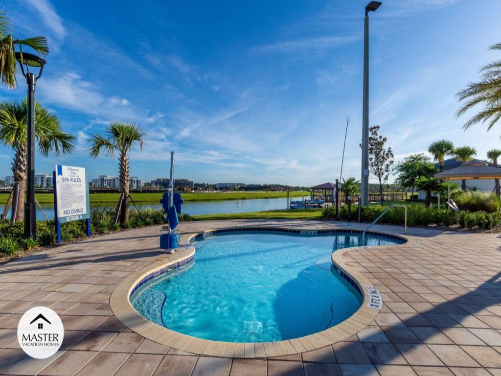 9 Bedrooms / 5 Bathrooms / Storey Lake Vacation Rental in Kissimmee - RedAwning