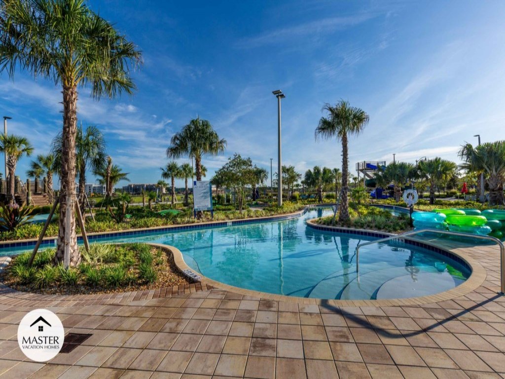 9 Bedrooms / 5 Bathrooms / Storey Lake Vacation Rental in Kissimmee - RedAwning