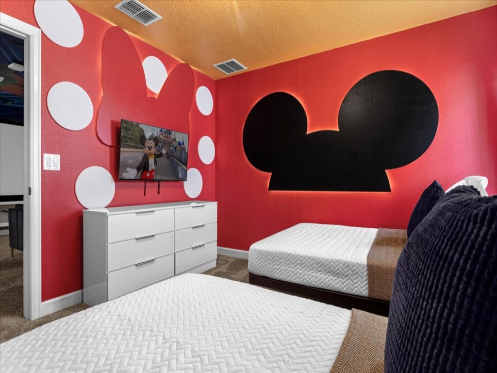 9 Bedroom/ 5 Bathroom Champions Gate Vacation Rental in Davenport - RedAwning