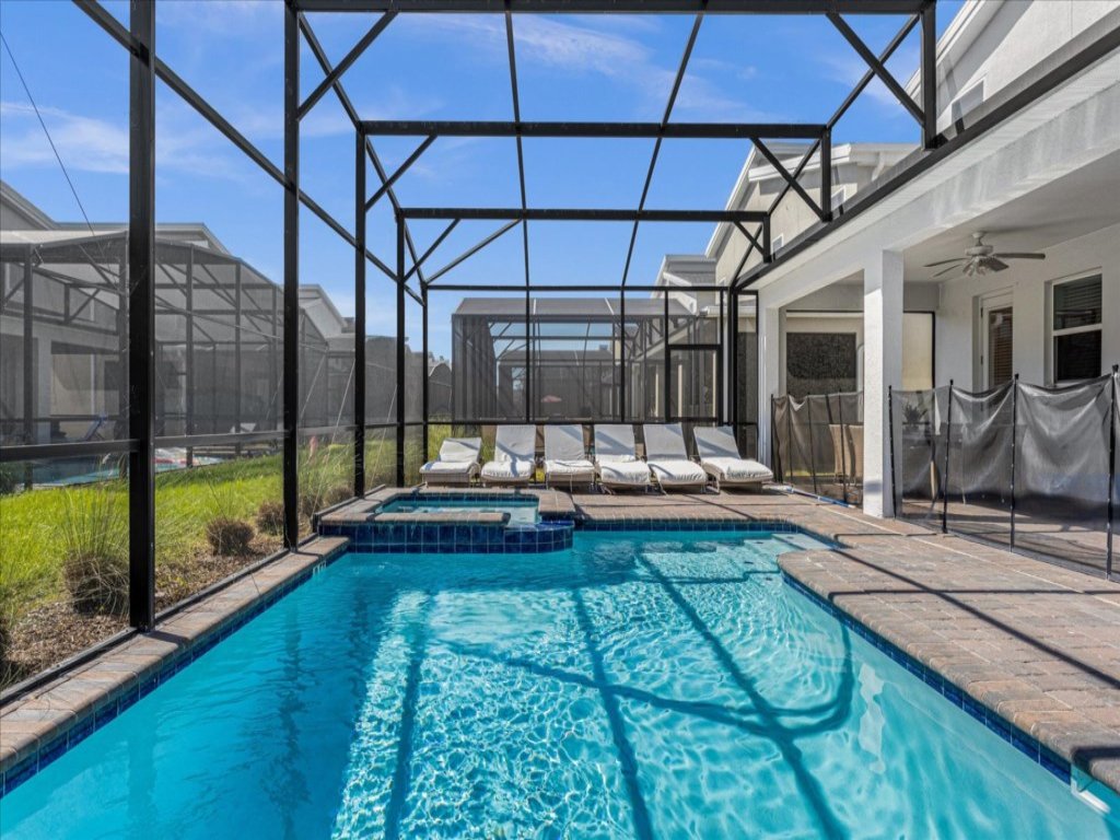 8 Bedroom & Theme Rooms For Kids In Storey Lake Vacation Rental in Kissimmee - RedAwning