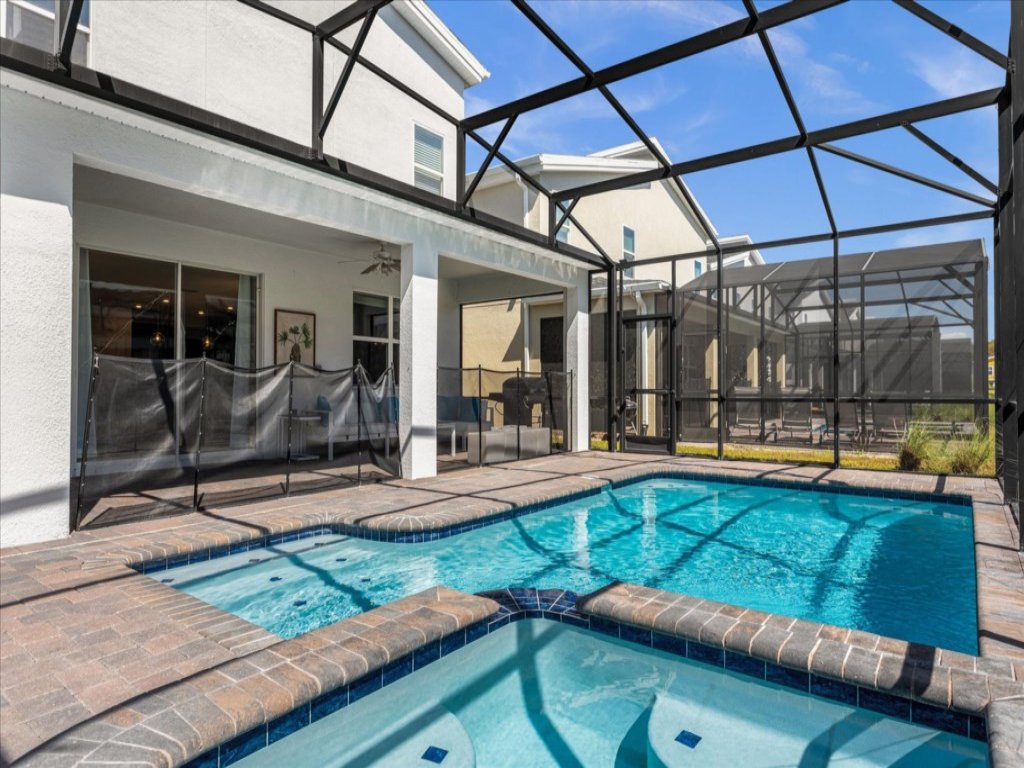 8 Bedroom & Theme Rooms For Kids In Storey Lake Vacation Rental in Kissimmee - RedAwning
