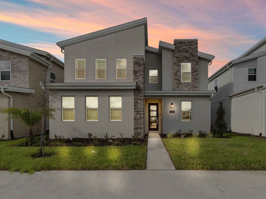 6 Bedrooms / 6 Bathrooms / Storey Lake Vacation Rental in Kissimmee - RedAwning