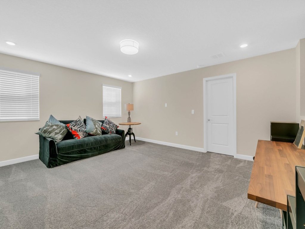 6 Bedrooms / 6 Bathrooms / Storey Lake Vacation Rental in Kissimmee - RedAwning