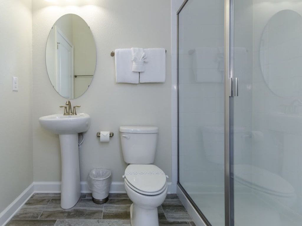 8 Bedrooms/ 6 Bathroom/ Champions Gate Vacation Rental in Davenport - RedAwning