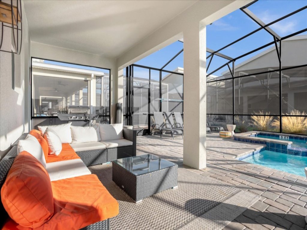 9 bed Home Storey Lake Vacation Rental in Kissimmee - RedAwning
