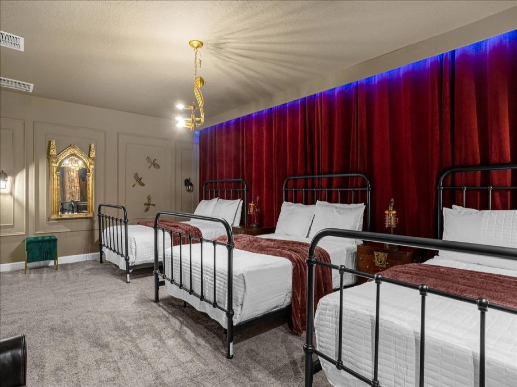 9 bed Home Storey Lake Vacation Rental in Kissimmee - RedAwning
