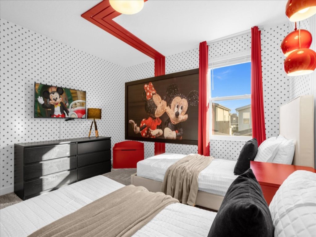 9 bed Home Storey Lake Vacation Rental in Kissimmee - RedAwning