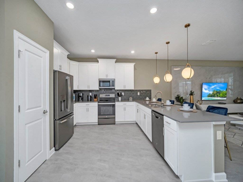 9 bedrooms/ 5 Bathrooms/ Storey Lake Game Room Too Vacation Rental in Kissimmee - RedAwning