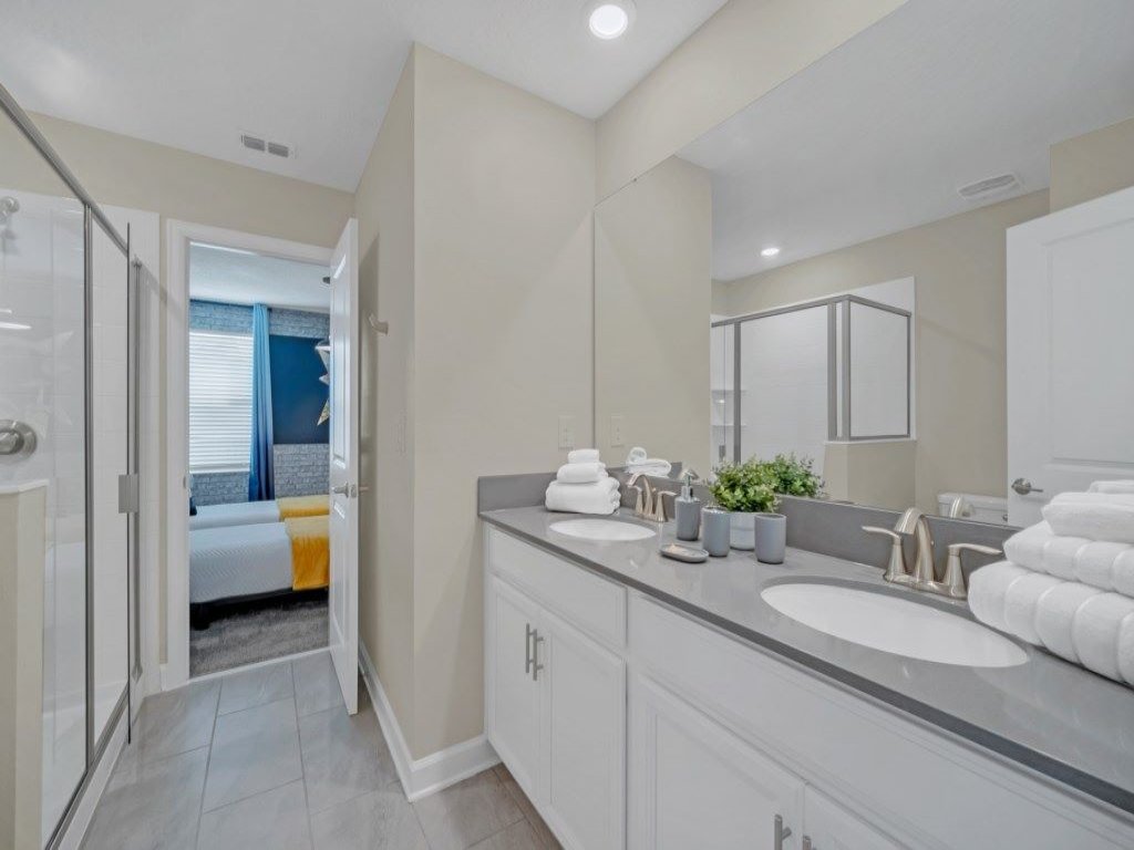 9 bedrooms/ 5 Bathrooms/ Storey Lake Game Room Too Vacation Rental in Kissimmee - RedAwning