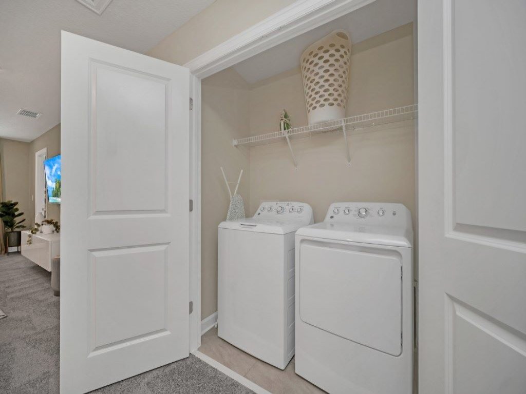9 bedrooms/ 5 Bathrooms/ Storey Lake Game Room Too Vacation Rental in Kissimmee - RedAwning
