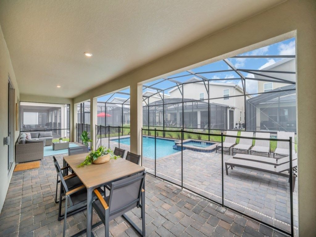 9 bedrooms/ 5 Bathrooms/ Storey Lake Game Room Too Vacation Rental in Kissimmee - RedAwning