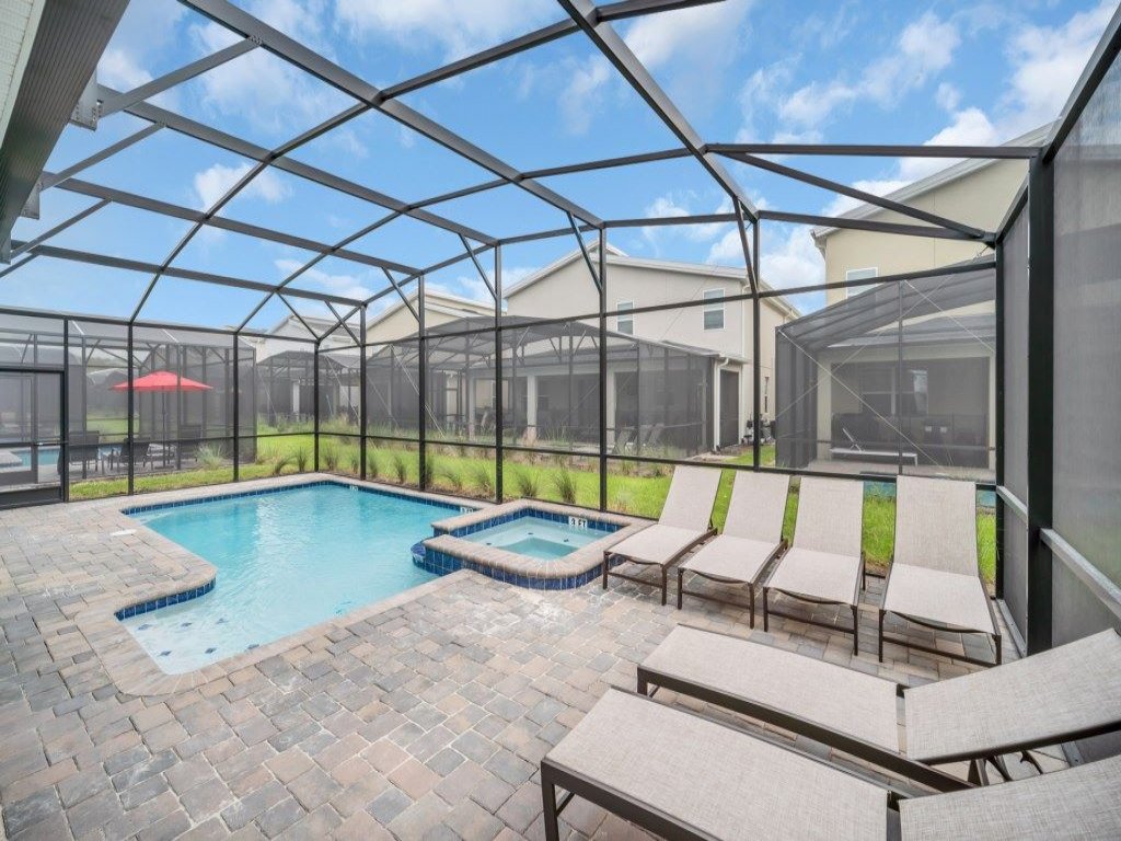 9 bedrooms/ 5 Bathrooms/ Storey Lake Game Room Too Vacation Rental in Kissimmee - RedAwning