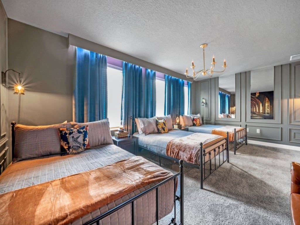 9 bedrooms/ 5 Bathrooms/ Storey Lake Game Room Too Vacation Rental in Kissimmee - RedAwning
