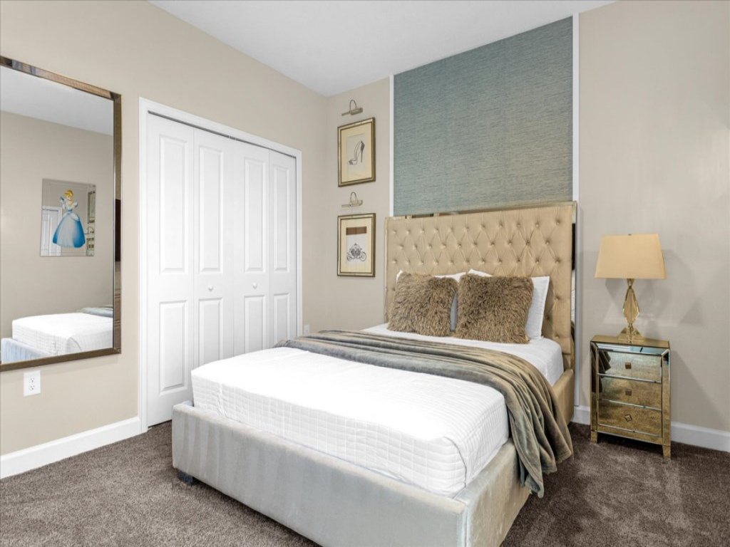 6 Bedrooms/ 5 Bathrooms/ Champions Gate Vacation Rental in Davenport - RedAwning