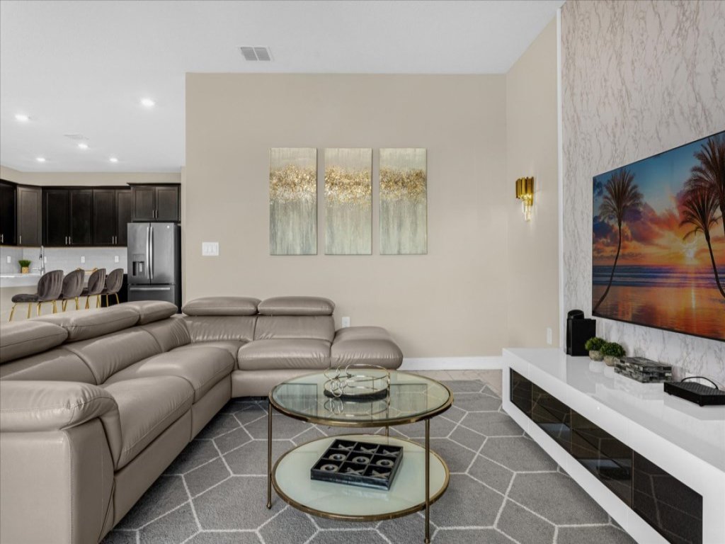 6 Bedrooms/ 5 Bathrooms/ Champions Gate Vacation Rental in Davenport - RedAwning