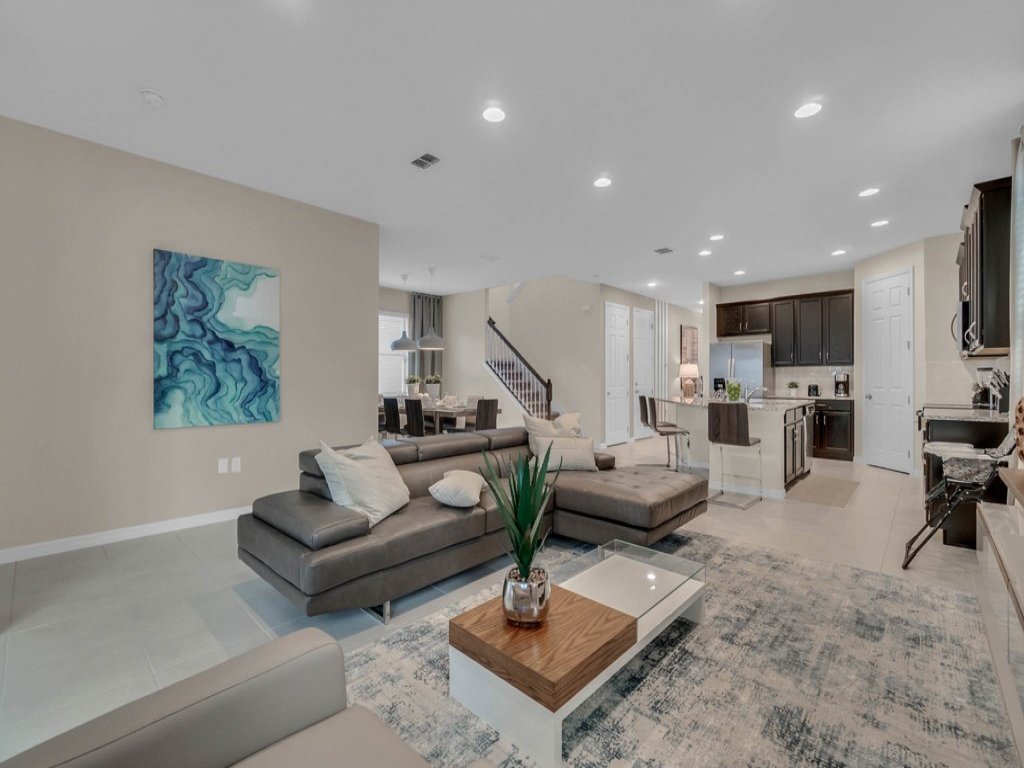 Lavish 5 bed/5.5 for Unforgettable Family Moments  Vacation Rental in Kissimmee - RedAwning