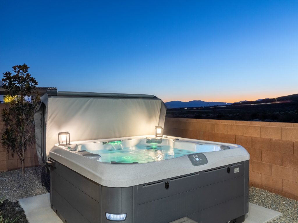 Desert Dreaming Vacation Rental in Utah - RedAwning