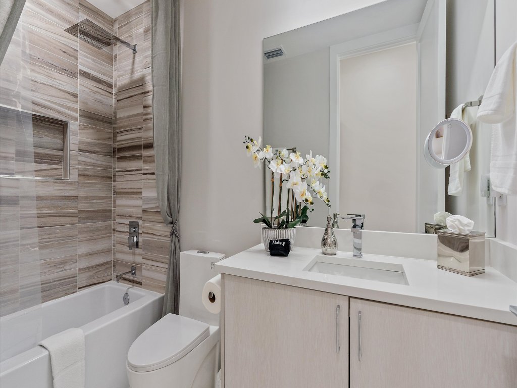 Uptown Luxury on Audubon Vacation Rental in Sarasota - RedAwning