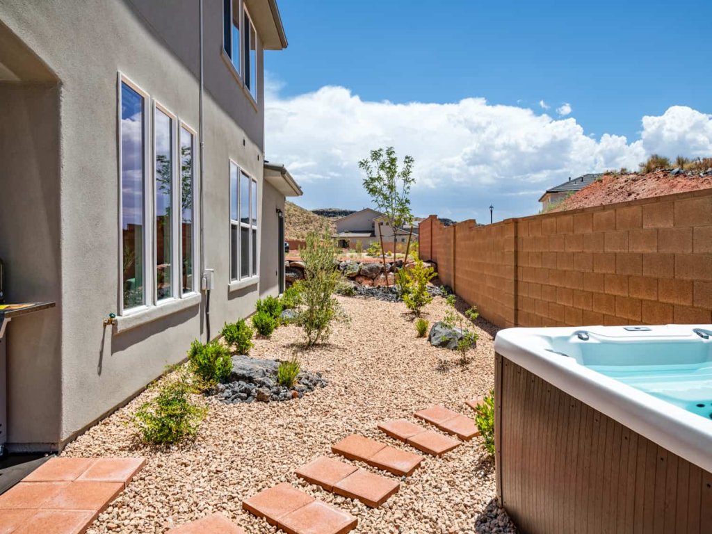 Red Rock Retreat Vacation Rental in Utah - RedAwning