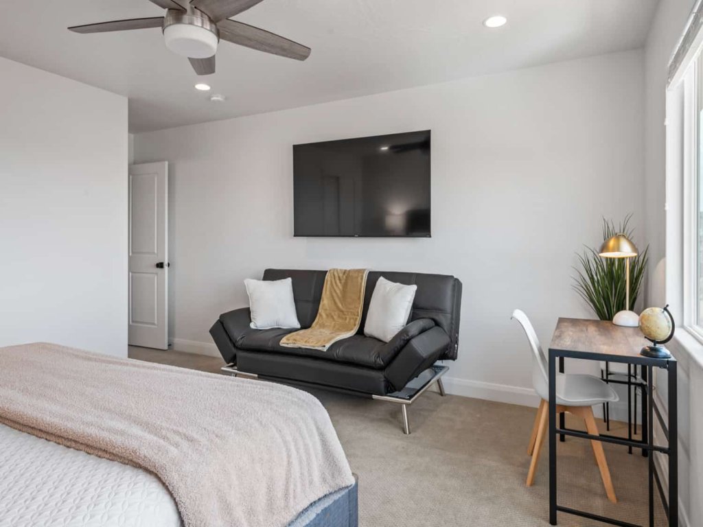 Red Rock Retreat Vacation Rental in Utah - RedAwning