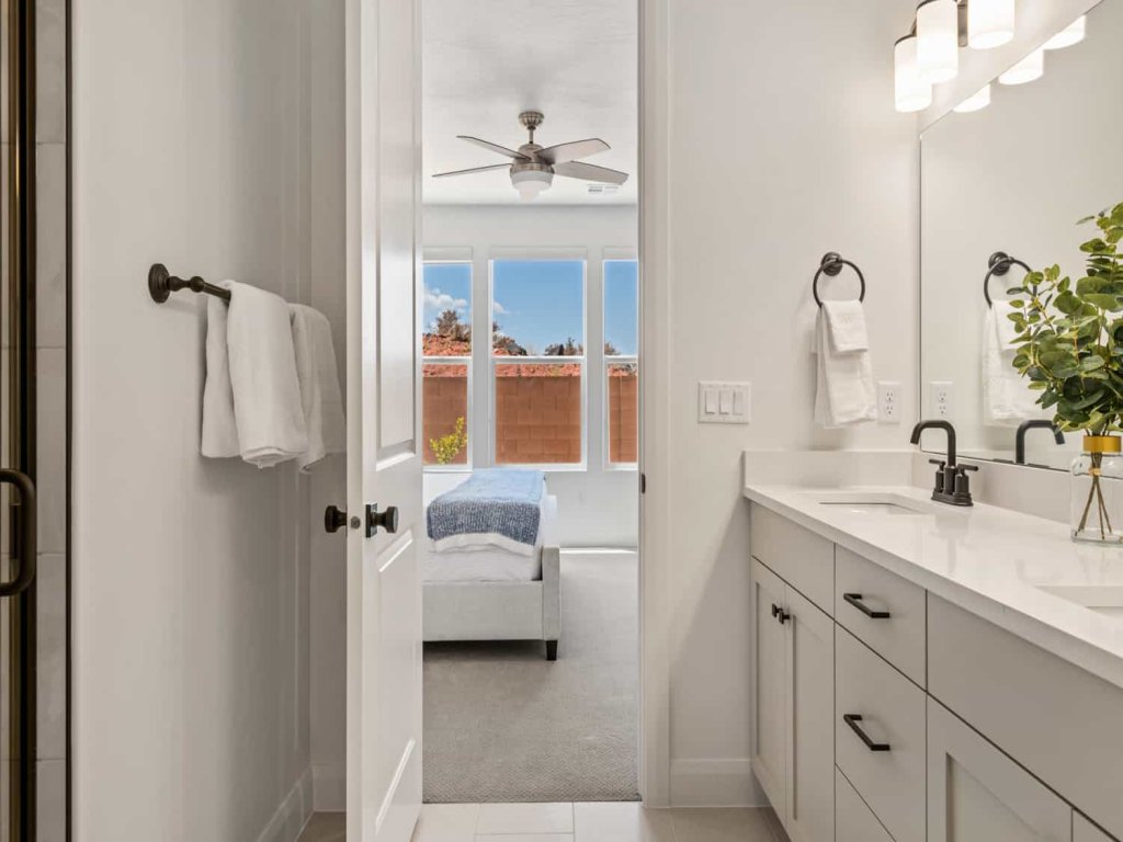 Red Rock Retreat Vacation Rental in Utah - RedAwning