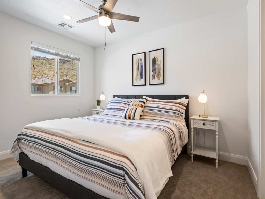 Red Rock Retreat Vacation Rental in Utah - RedAwning
