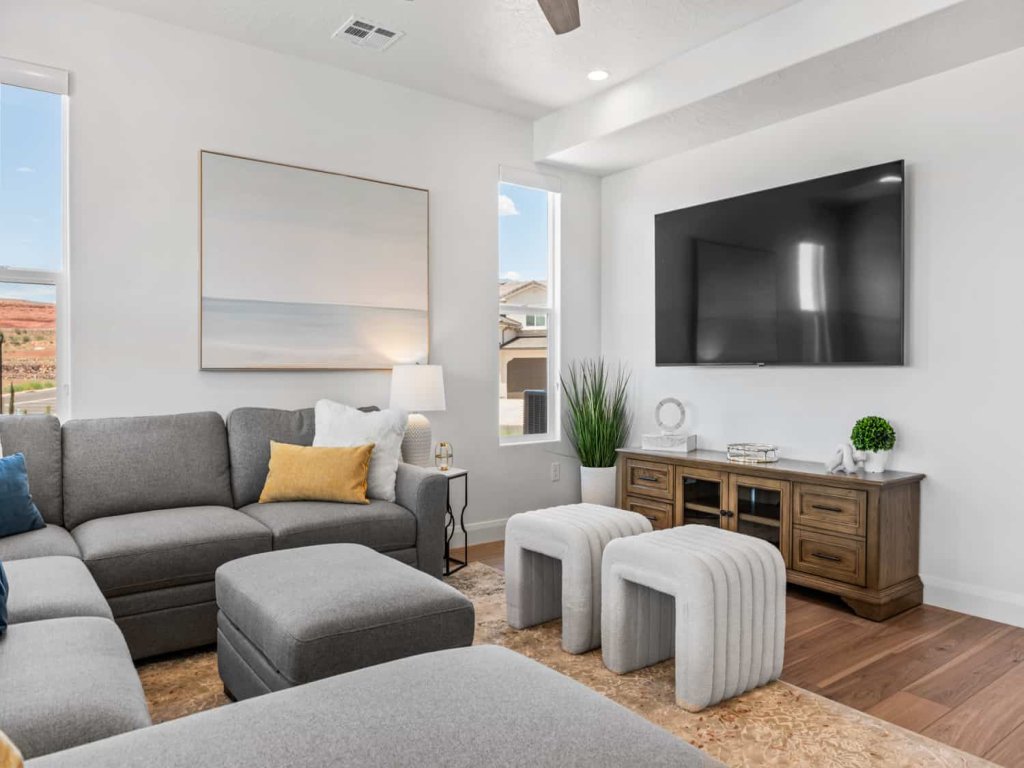 Red Rock Retreat Vacation Rental in Utah - RedAwning