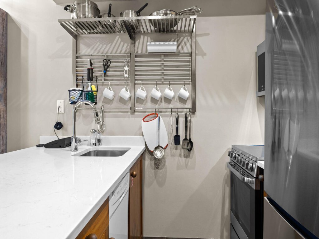 Cahilty #453 Vacation Rental - RedAwning