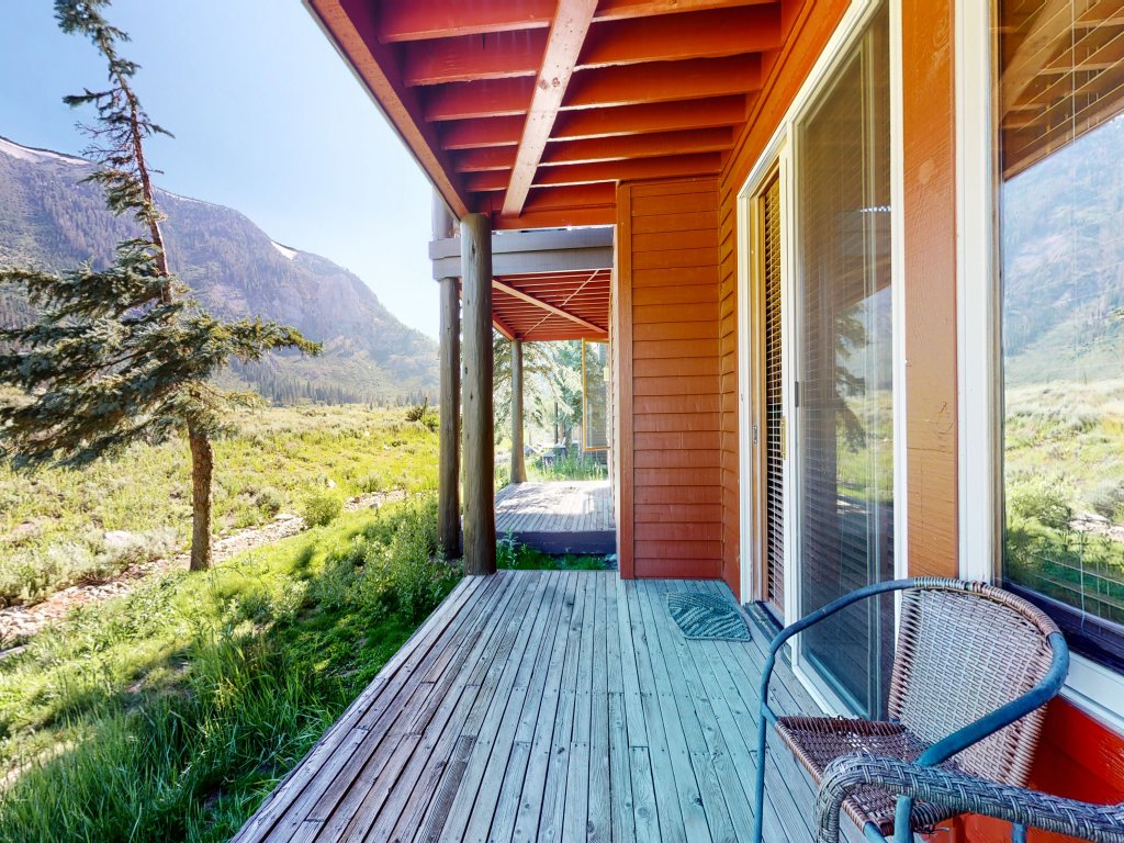 Snowcreek V #757 Vacation Rental in Mammoth Lakes - RedAwning