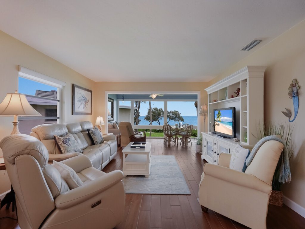 West Bay Cove 206 Vacation Rental in Holmes Beach - RedAwning