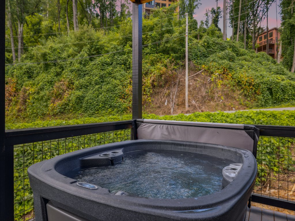 Sunset Chalet Vacation Rental in Gatlinburg - RedAwning