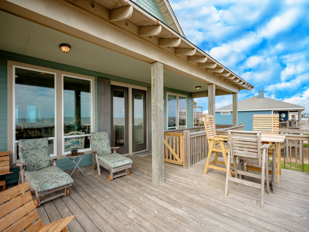 #JustAWavin' Vacation Rental in Texas - RedAwning